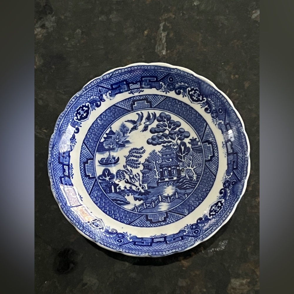 VINTAGE Allertons of England Blue Willow Tea Cup Saucer